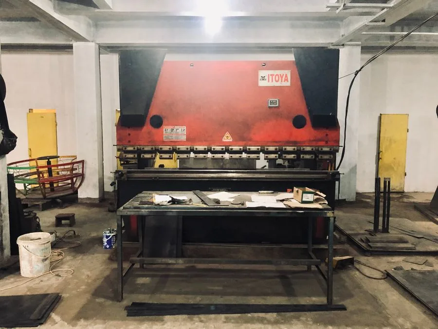 Mesin press brake